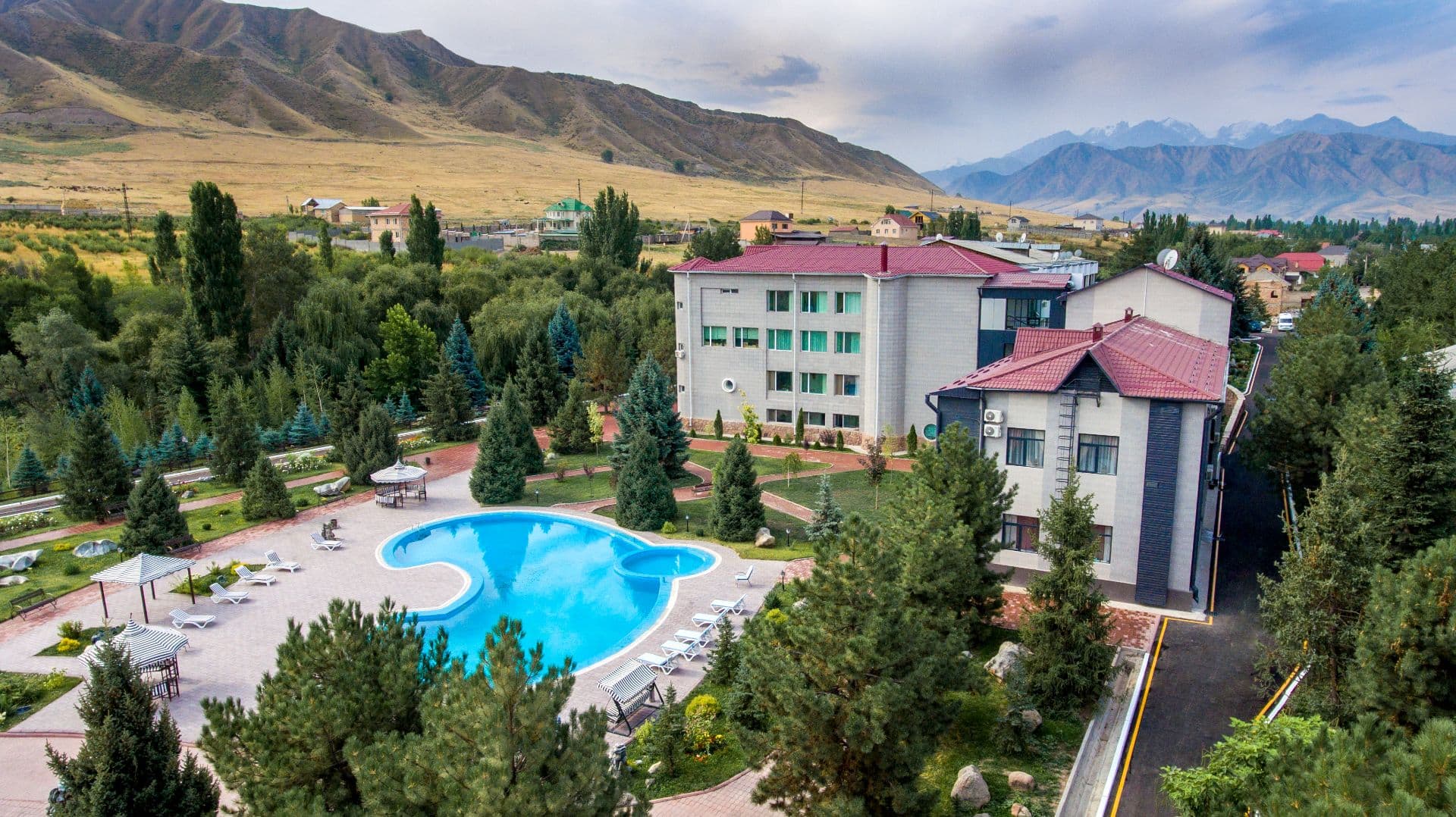 Медицинский центр Назаралиева — Беш-Кунгей