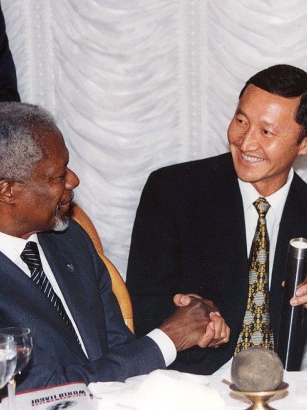 Professor Nazaraliev lecturing